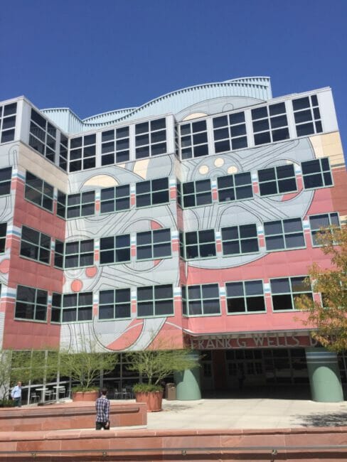 mybigfatcubanfamily-frankgwellsbuilding-waltdisneystudios