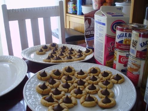 Peanut butter kiss cookies