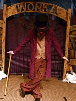 Wonka standing