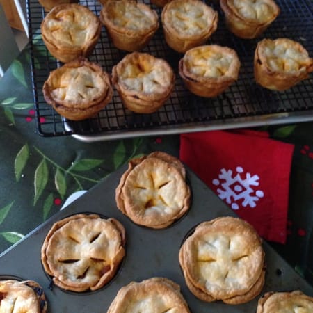Baked Cuban Picadillo pies Baked Cuban Picadillo pies